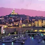 Spacieux Et Bel Appartement Avec Grande Terrasse